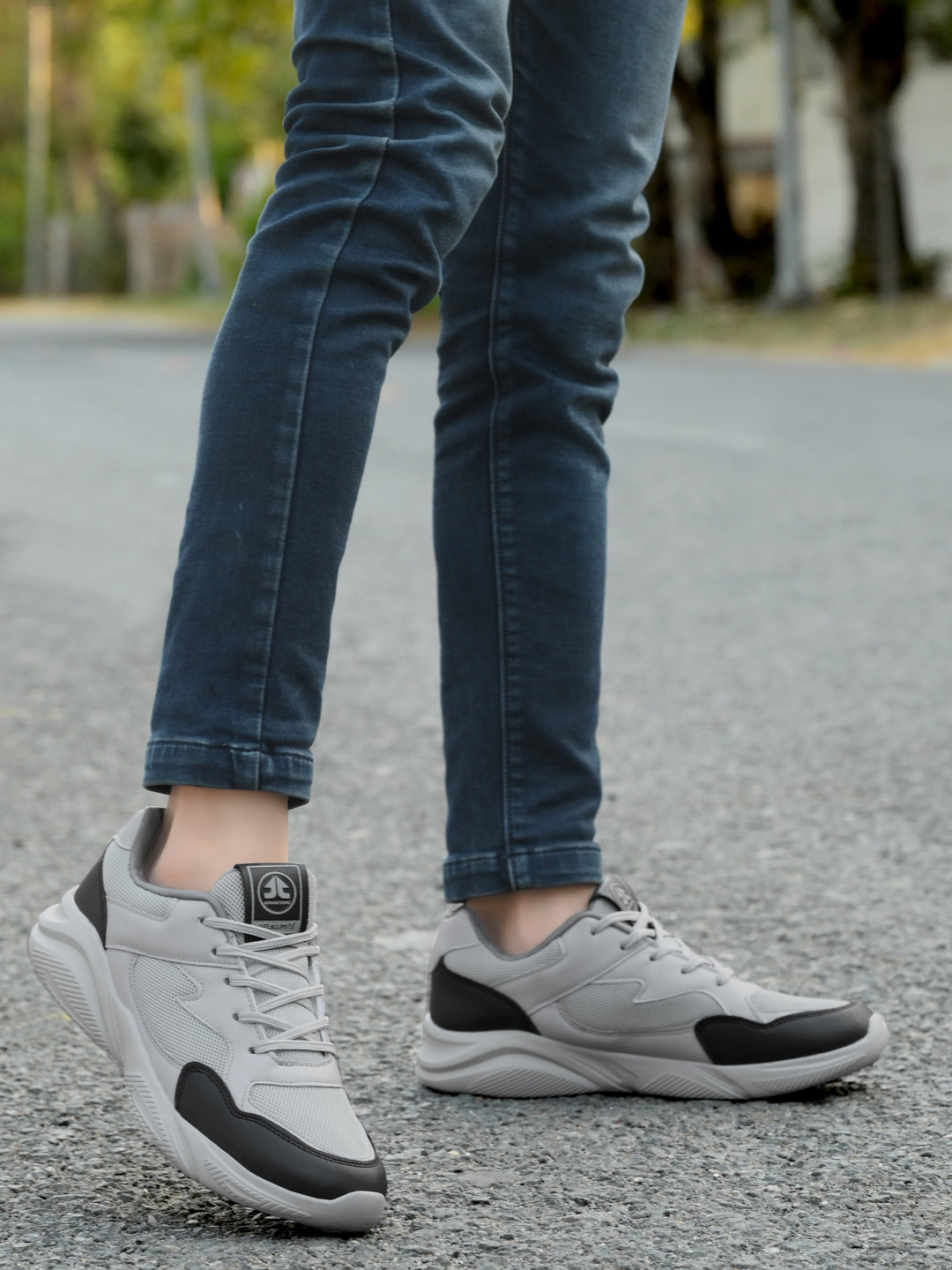 ROGER - LIGHT GREY/BLACK