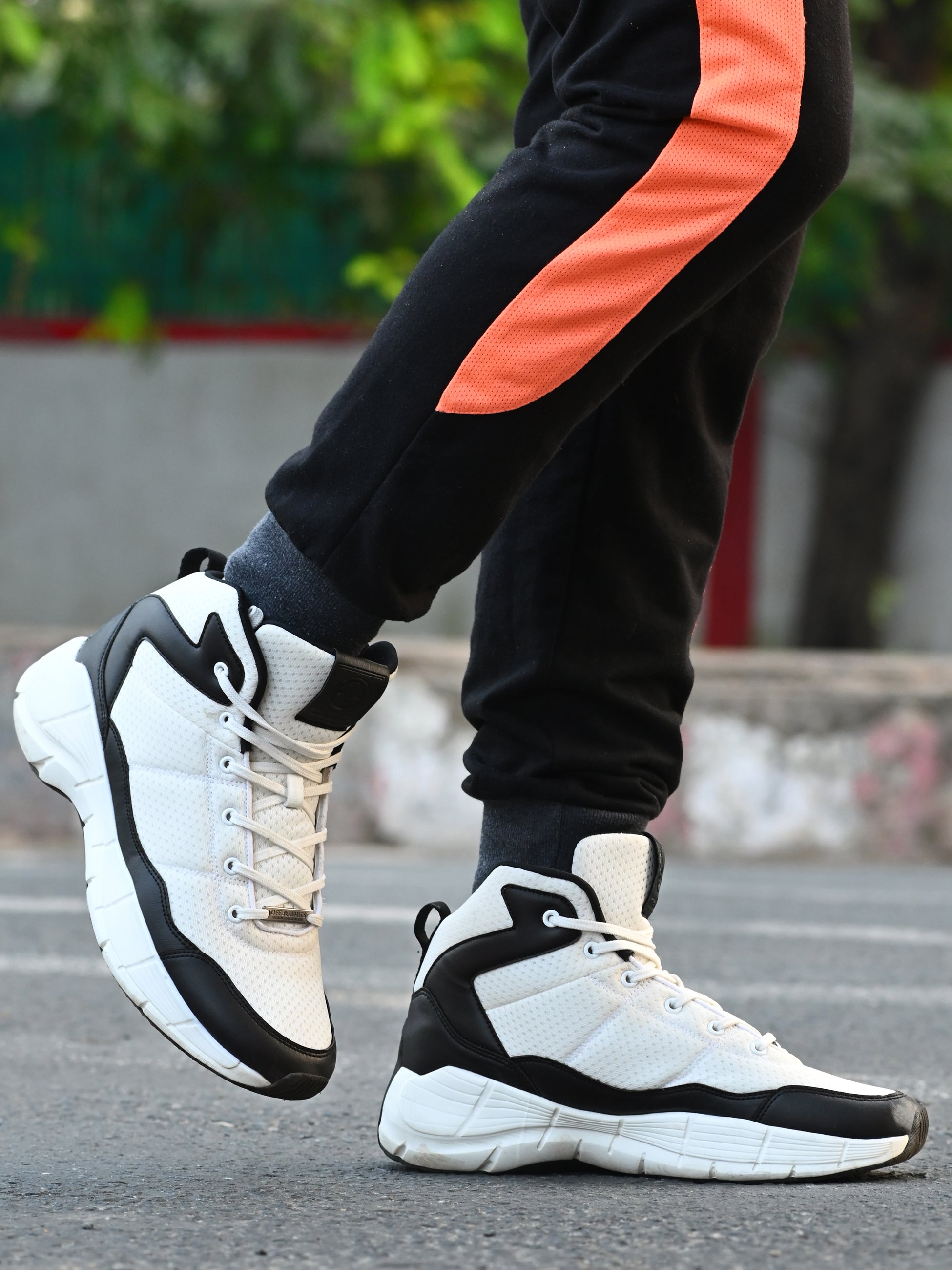 S.W.A.T. (SPORTS EDITION) - OFF WHITE/BLACK