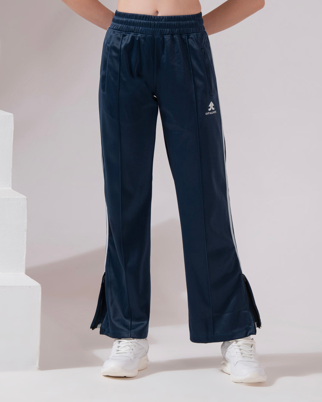 Women Zipper Flared Trackpant