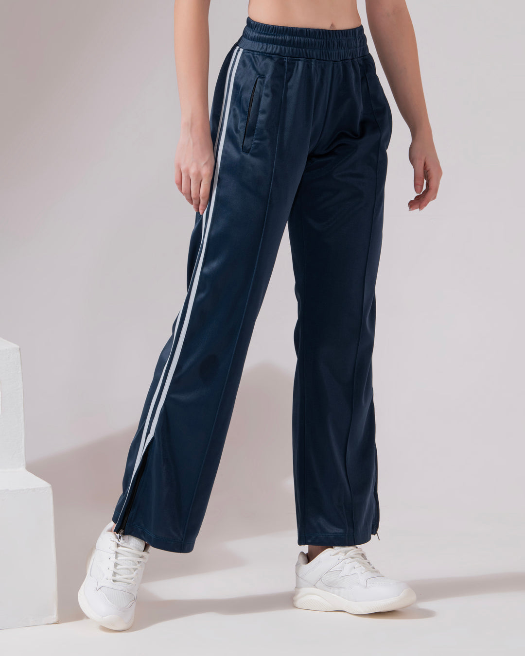 Women Zipper Flared Trackpant